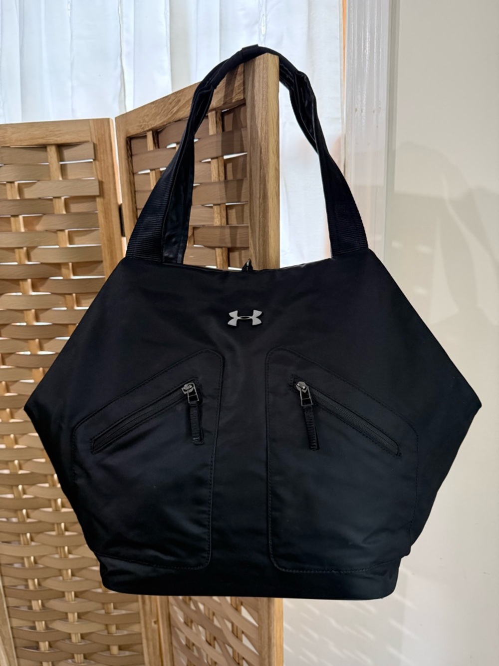 Under Armour Black Nylon Metal Plated Expandable Large Shoulder Gym Bag